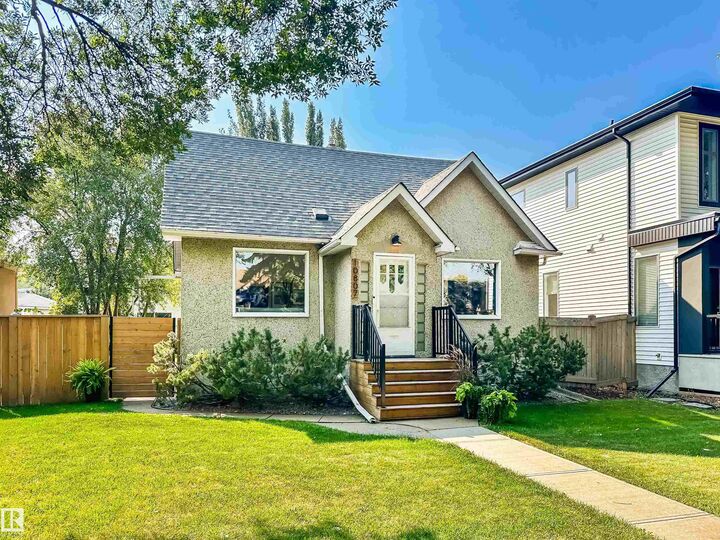 Property Photo:  10807 63 Avenue NW  AB T6H 1P9 