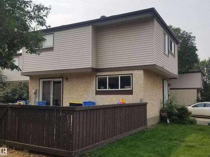 529 Knottwood Road NW  Edmonton AB T6K 2V6 photo