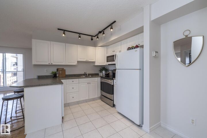Property Photo:  10909 103 Avenue NW 801  AB T5K 2W7 