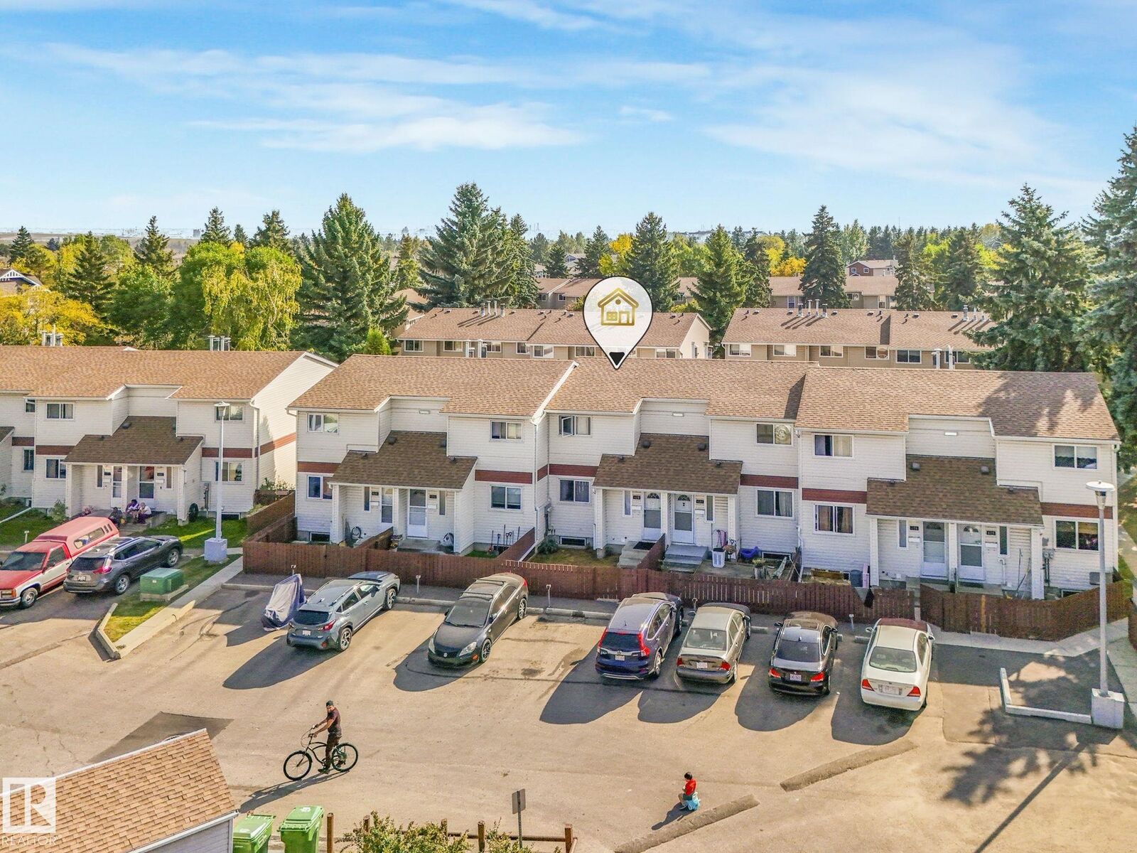 Property Photo:  420 Clareview Road NW  AB T5A 4G6 