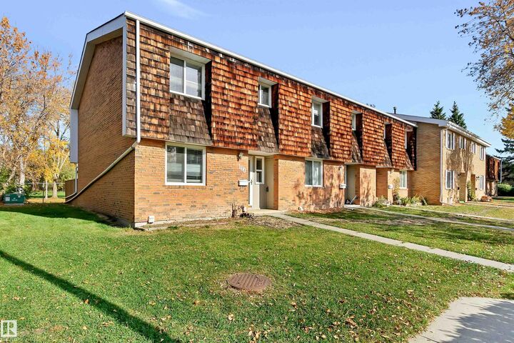 Property Photo: 100 Great Oaks AB T8A 0V8