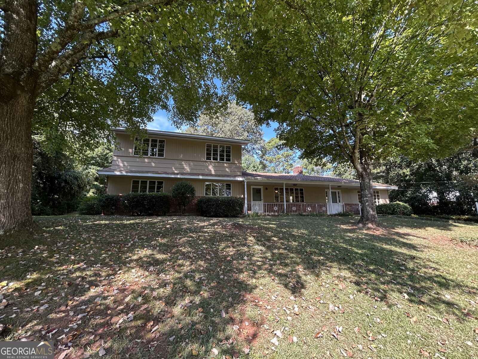 Property Photo: 609 Cherokee Road GA 30240