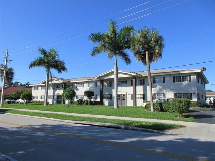 Property Photo:  4240 Woodside Dr 8  FL 33065 