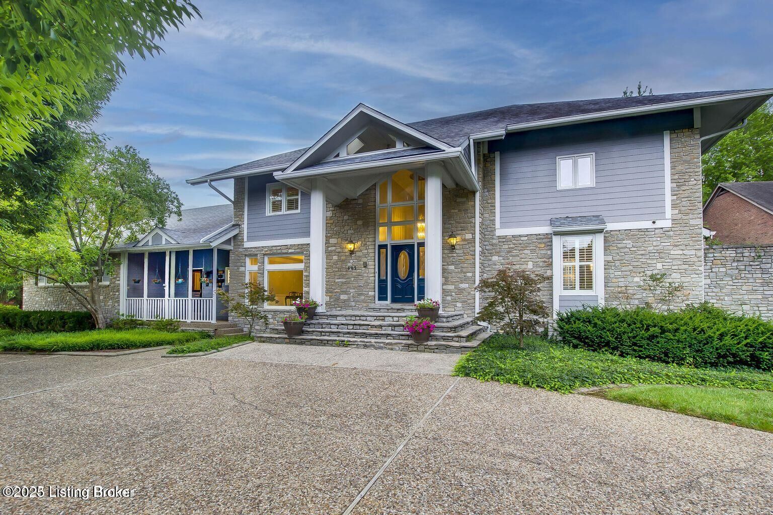 Property Photo:  603 Woodlake Dr  KY 40245 