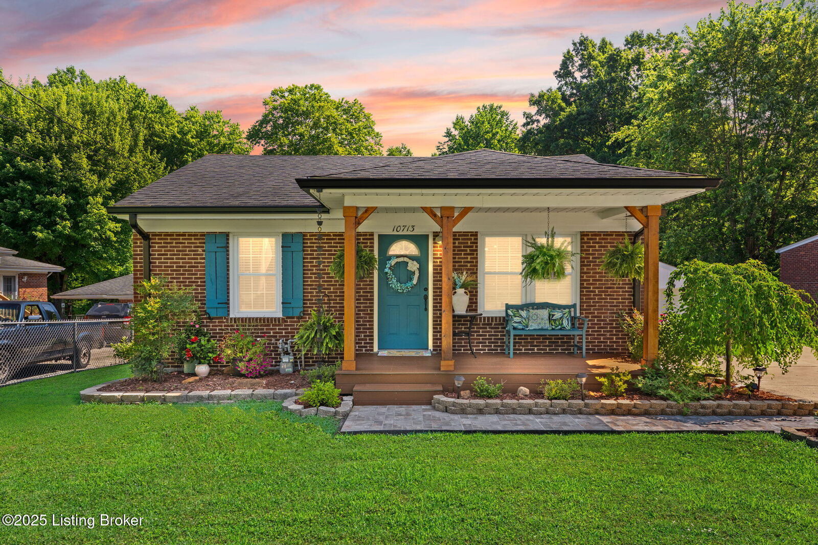 Property Photo:  10713 Alberta Dr  KY 40118