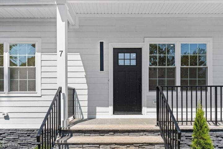 Property Photo:  7 Swan Rd  NJ 07039 