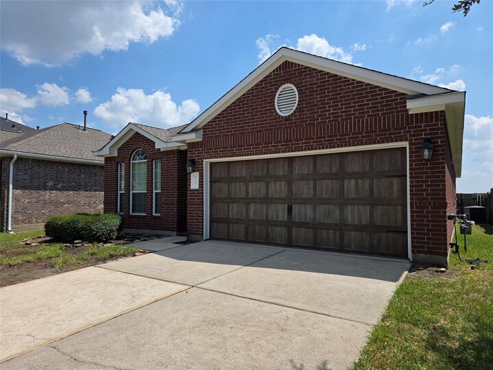 Property Photo: 8239 Nagy Hill Street TX 77379
