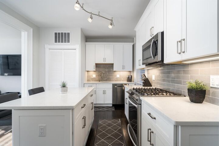 Property Photo:  712 Willow Ave 4A  NJ 07030 