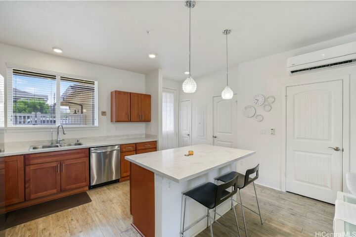 Property Photo:  724 Kakala Street 1606  HI 96707 