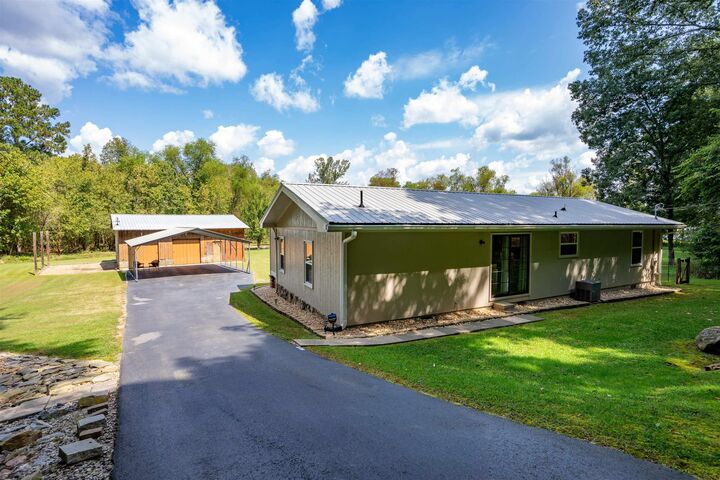 Property Photo:  1571 Indian Woods Drive  GA 30642 