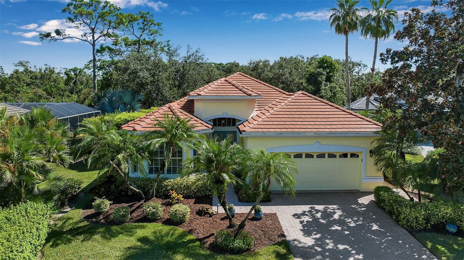Property Photo: 21 Bayhead Lane FL 34229