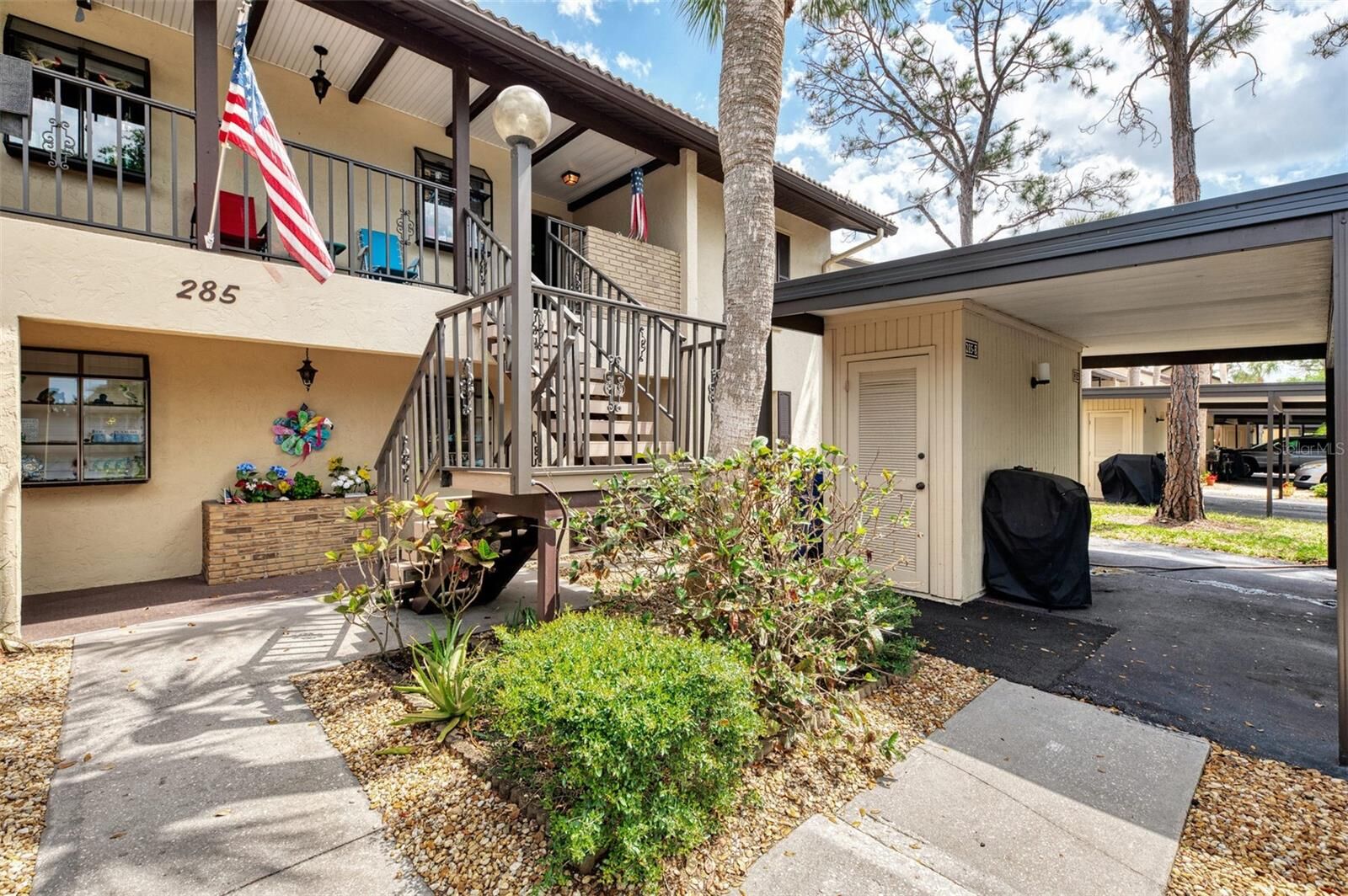 Property Photo: 285 Mission Trail W B FL 34285