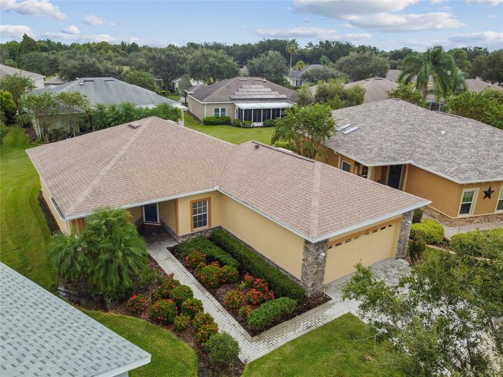 Property Photo: 253 Lake Cassidy Dr FL 34759