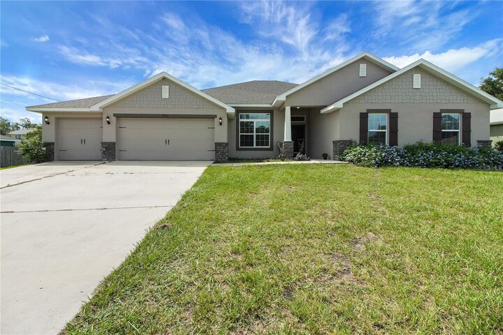 Property Photo: 9946 SE 159th Street FL 34491