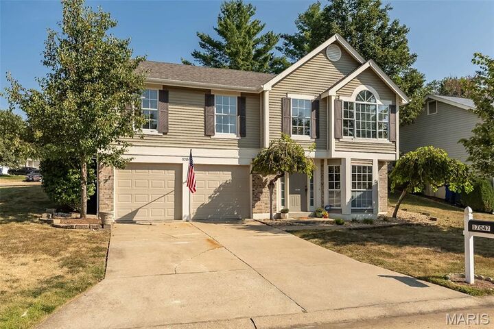 Property Photo:  17047 Redwood Glen Drive  MO 63025 