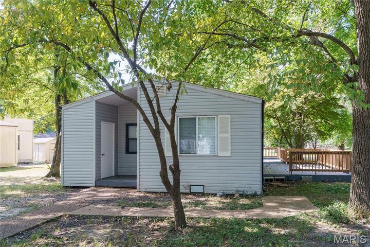 Property Photo:  40 Lilac Street  IL 62034 