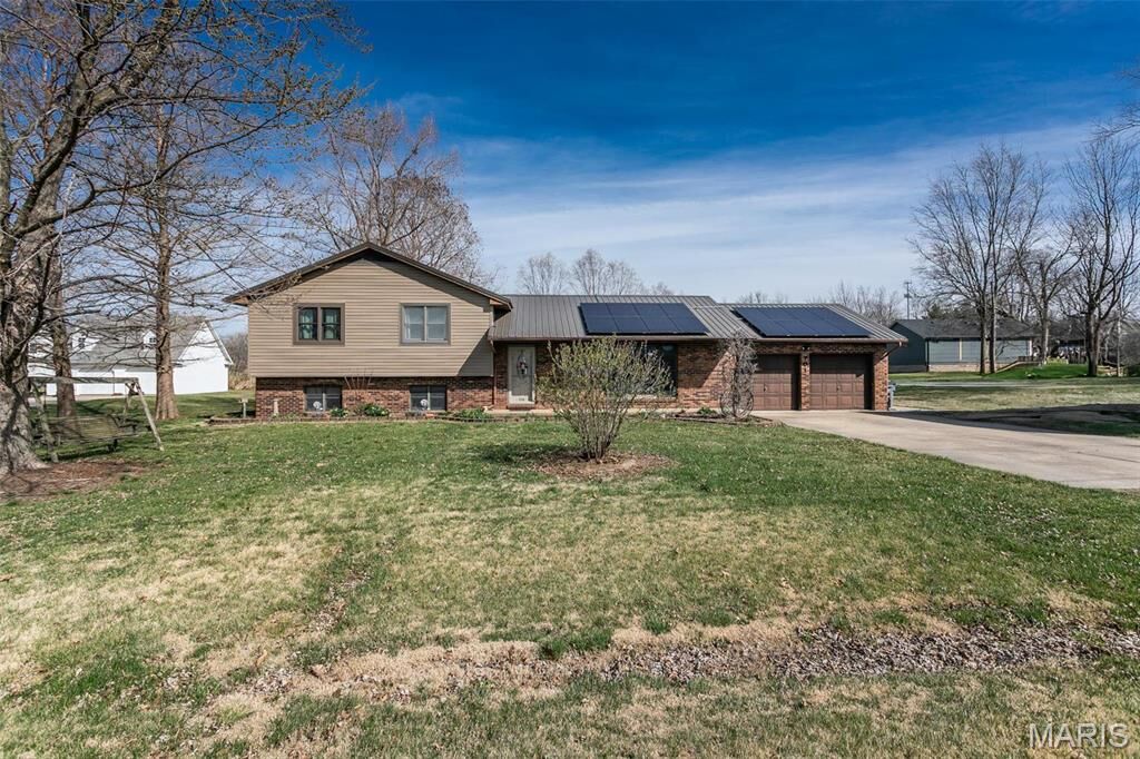 Property Photo:  701 W Brookline Street  IL 62014 