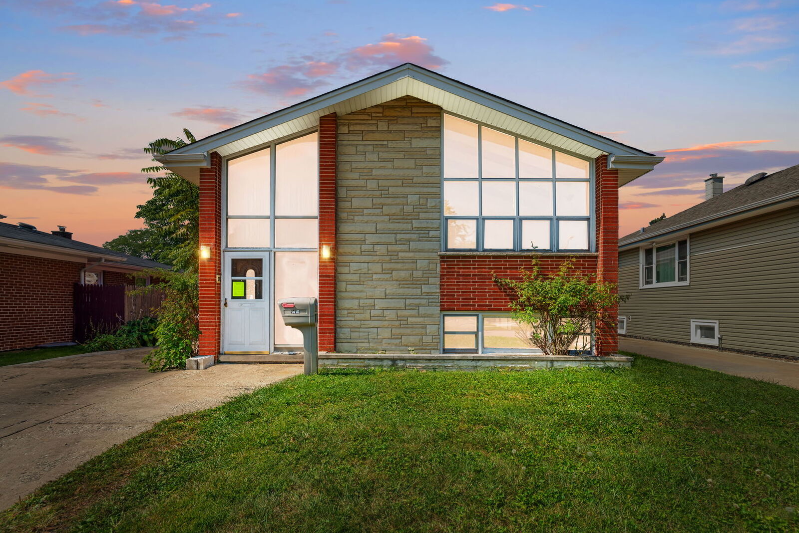 Property Photo: 1410 N 34th Avenue IL 60160