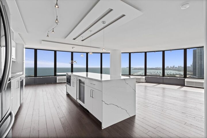 Property Photo:  505 N Lake Shore Drive 2010-2011  IL 60611 