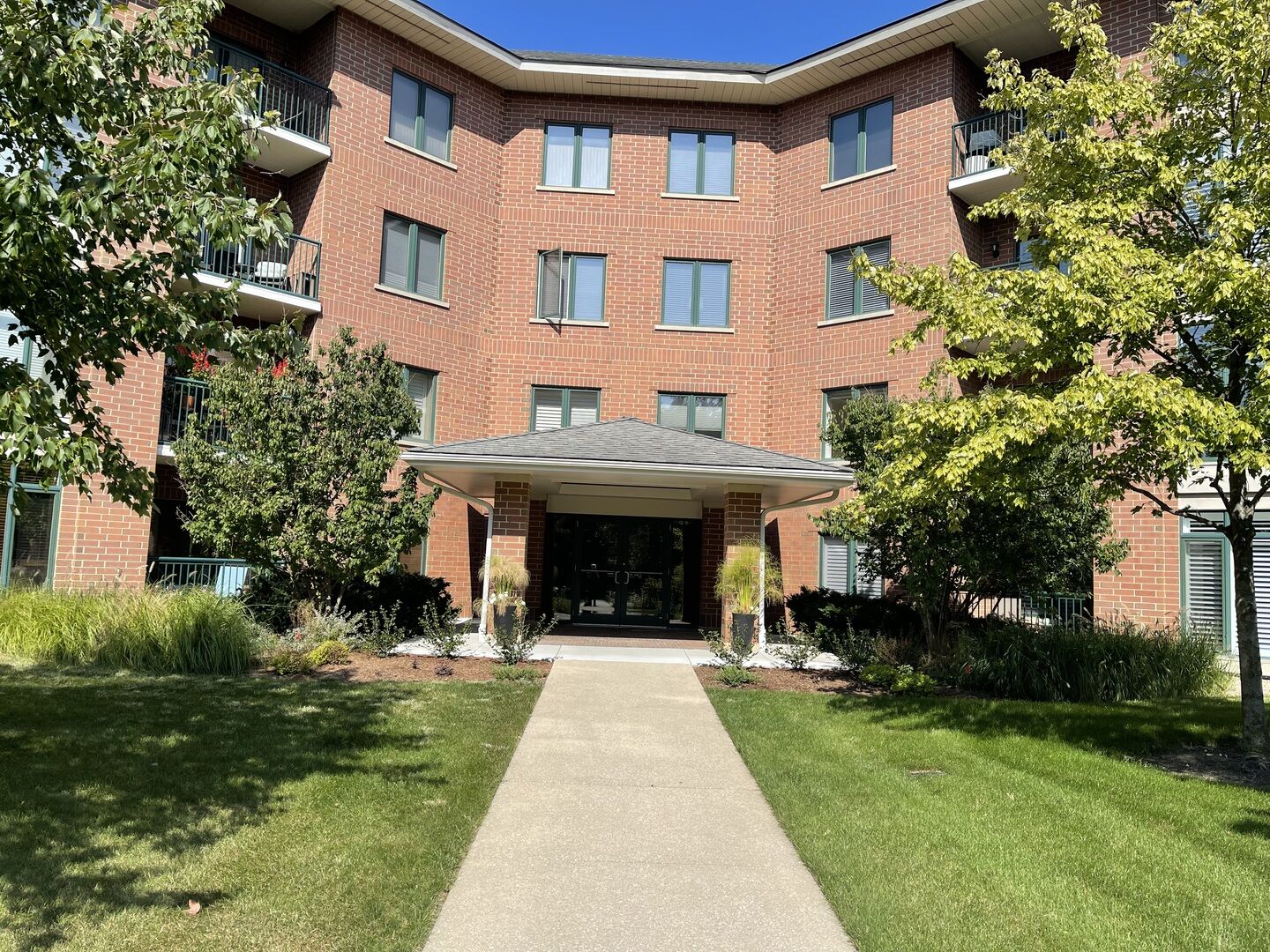Property Photo: 875 E 22nd Street 220 IL 60148