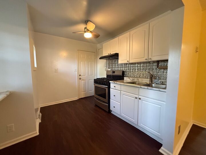 Property Photo:  1610 Goldenrod Terrace  IL 60073 