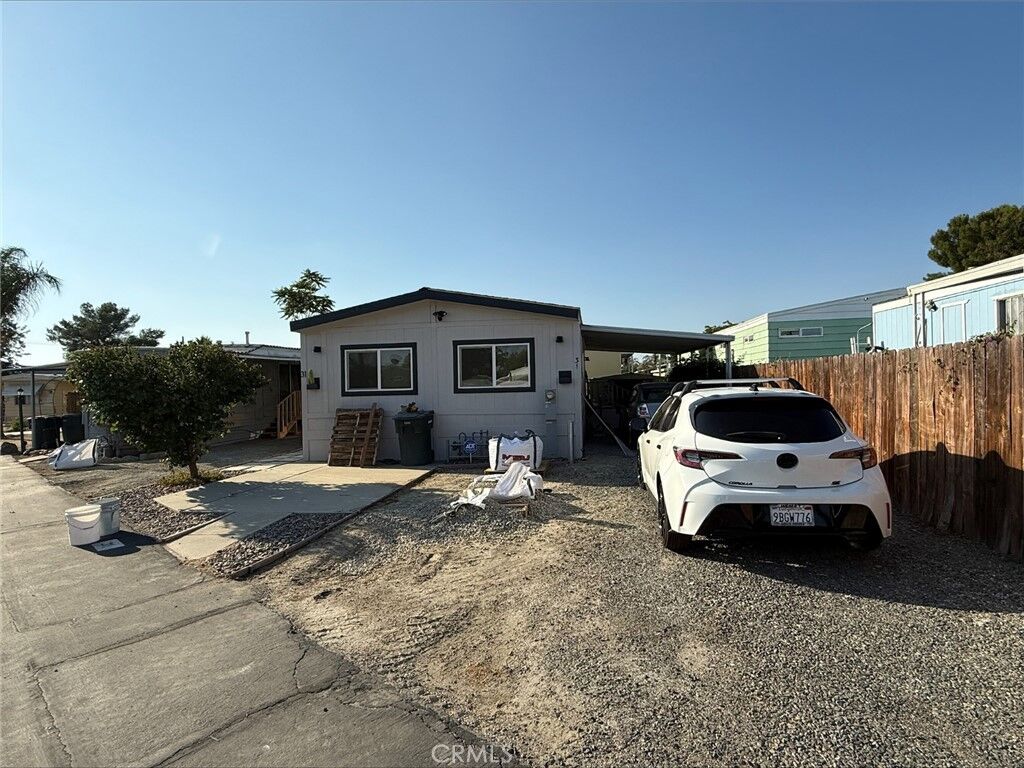 Property Photo: 351 E Seventh Street E 31 CA 92583