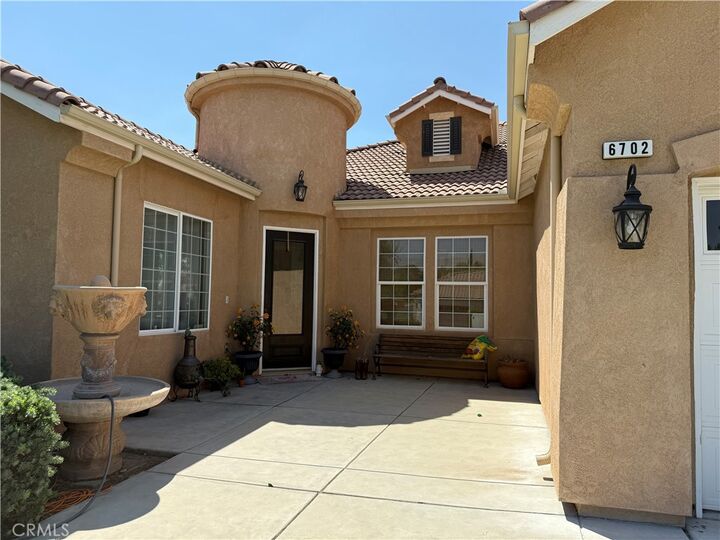 Property Photo:  6702 Aretino Way  CA 93306