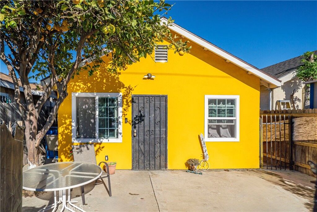 Property Photo:  13032 S Main Street  CA 90061 