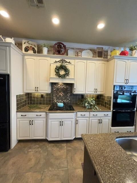 Property Photo: 1573 Sage Sparrow CA 95337