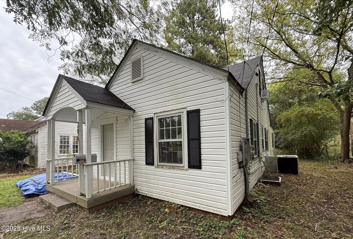 Property Photo:  206 Brinkley Avenue  NC 27962 