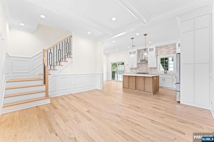 Property Photo:  7 Swan Road  NJ 07039 