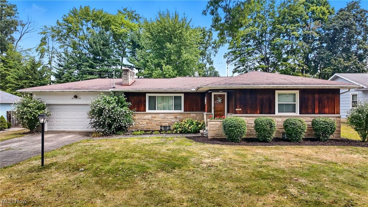 Property Photo:  7979 Brookwood  OH 44484 