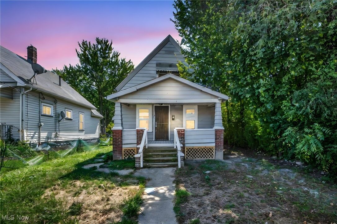 Property Photo:  937 W 13th Street  OH 44052 