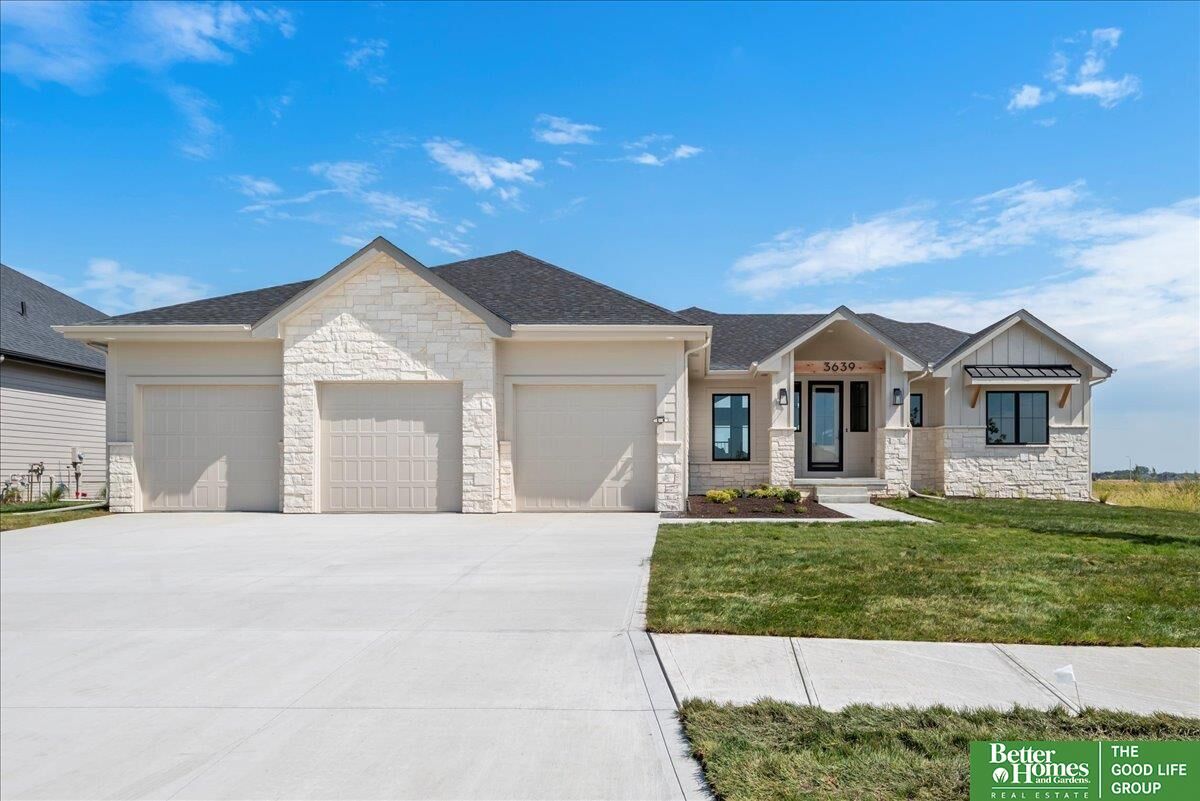 Property Photo:  3639 S 218th Avenue  NE 68022 