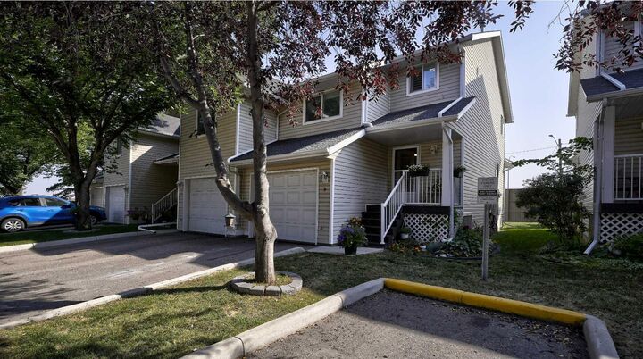 567 Edmonton Trail NE 9  Airdrie AB T4B 2L4 photo