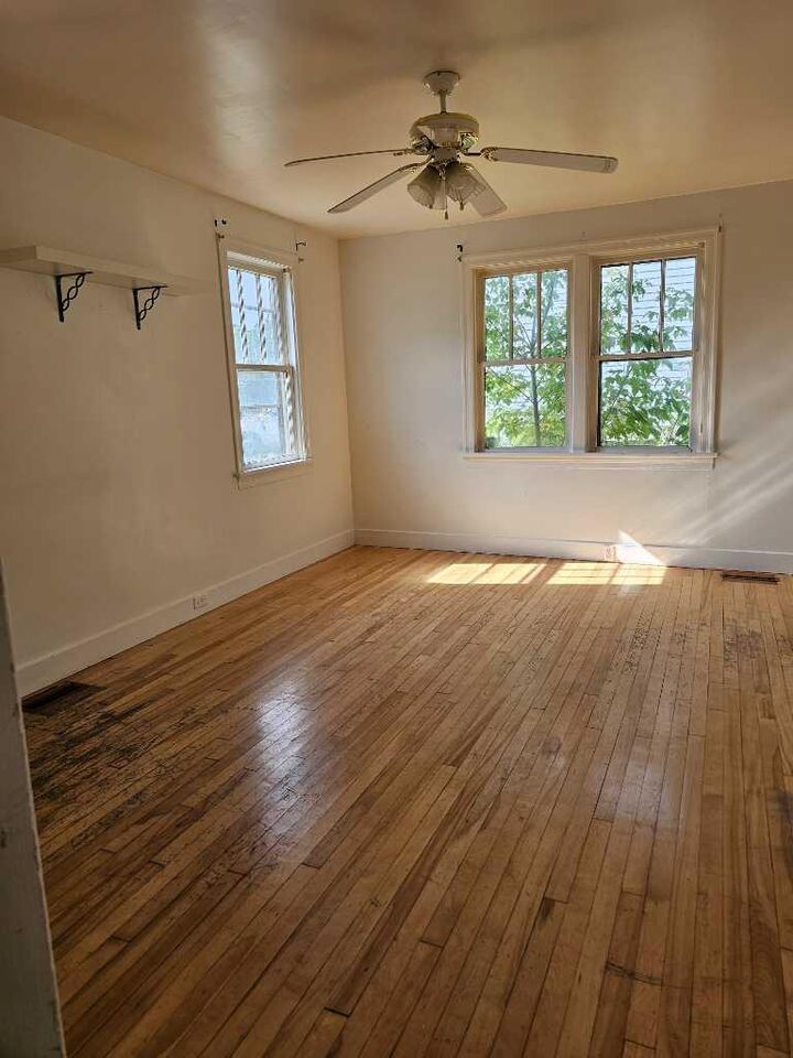 Property Photo: 9304 107 Avenue AB T8V 1K6