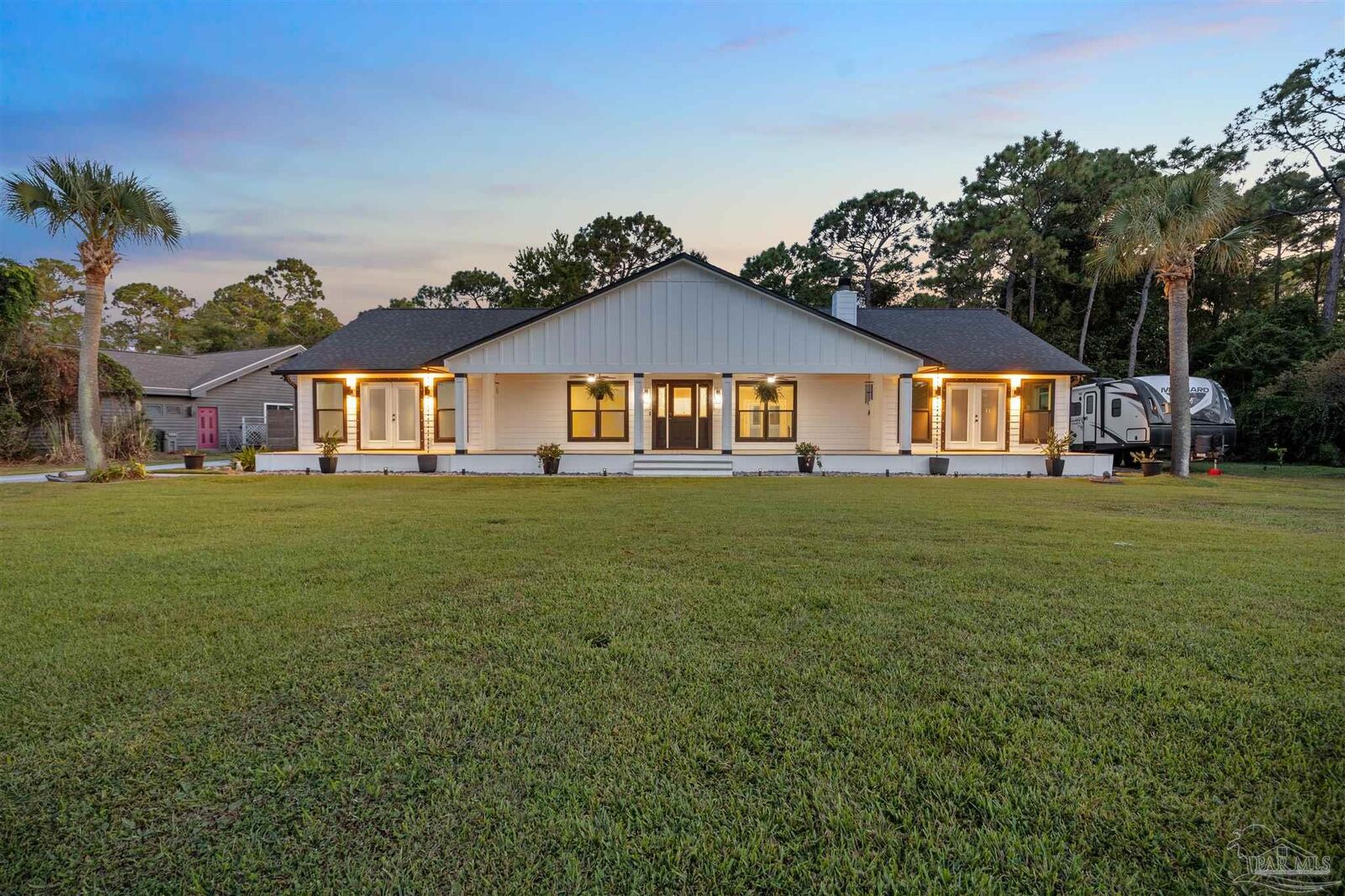 Property Photo:  5575 N Shore Way  FL 32507 