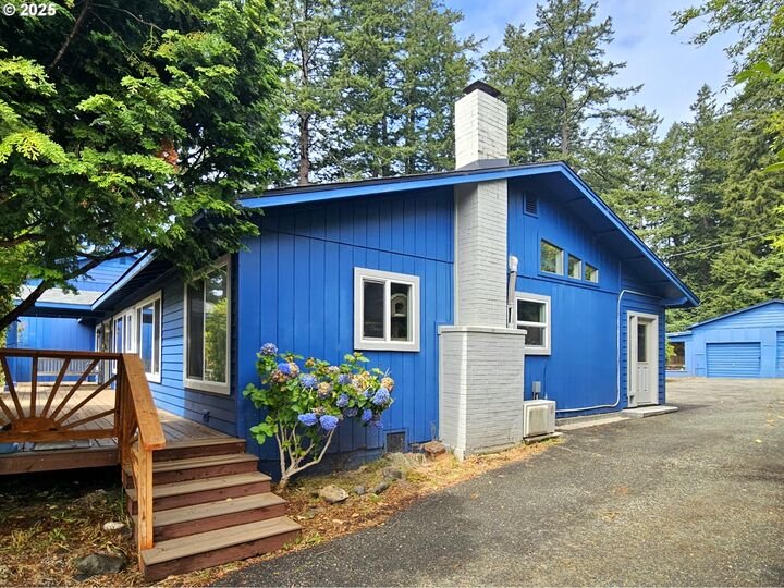 614 Hassett St  Brookings OR 97415 photo
