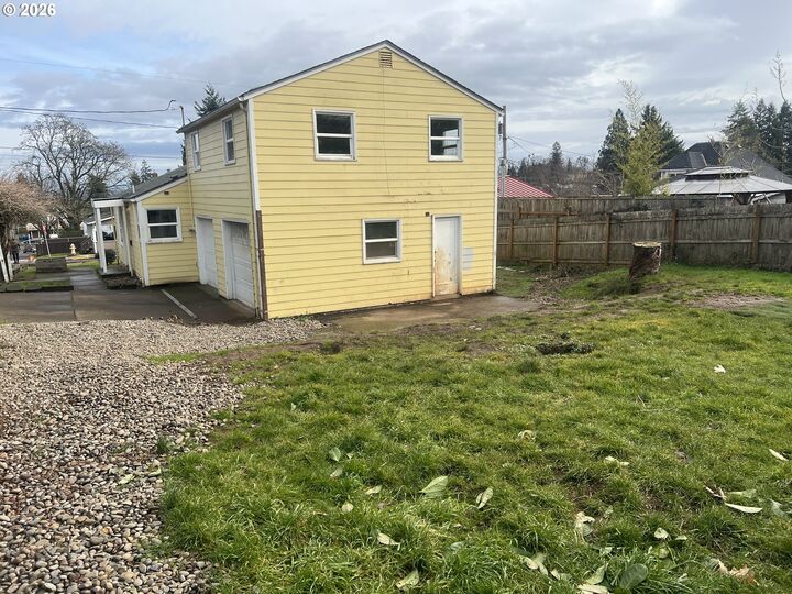 Property Photo:  210 Hoyt St  OR 97302 