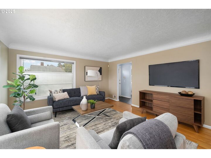 Property Photo: 5732 SE Holgate Blvd OR 97206
