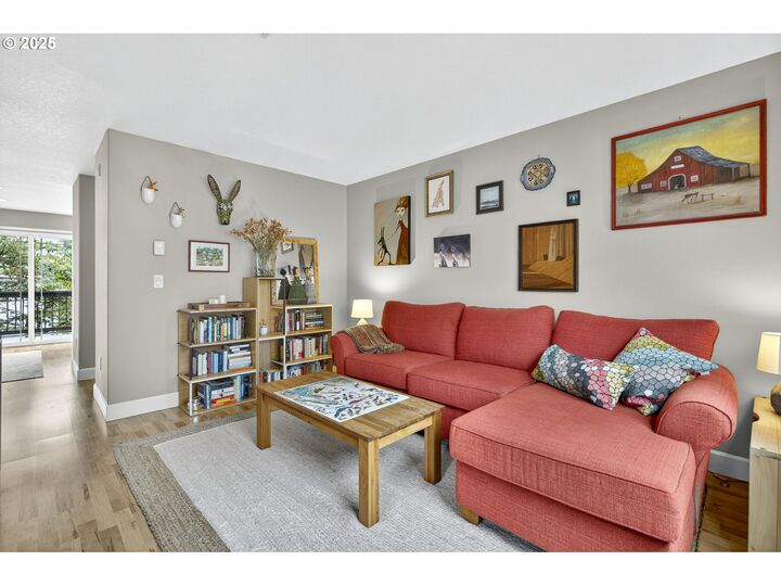 Property Photo: 6735 N Salem Ave OR 97203