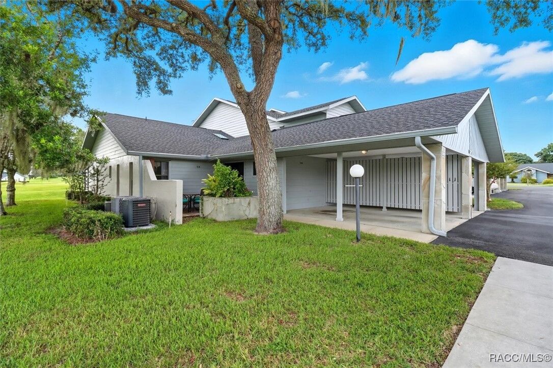 Property Photo:  760 E Gilchrist Court 4A  FL 34442 