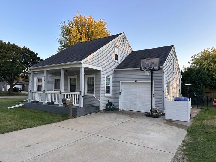 Property Photo:  1020 Franklin Street  WI 54115 