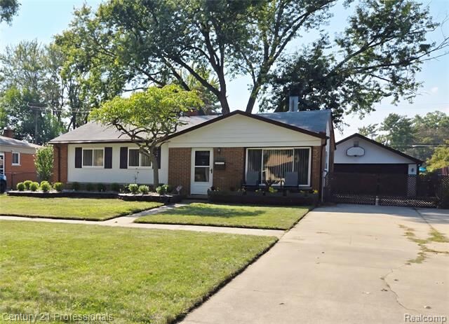 35903 Little Mack Avenue  Clinton Twp MI 48035 photo