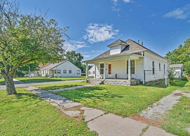 Property Photo:  1439 S Saint Francis Ave  KS 67211 