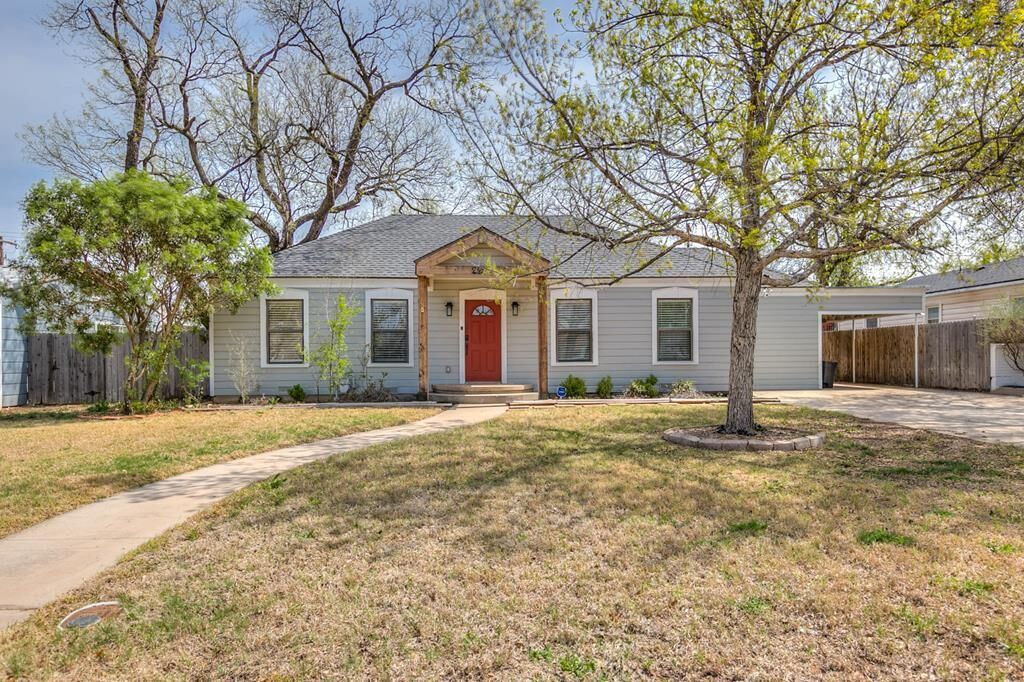 Property Photo:  2205 Live Oak Dr  TX 76901 