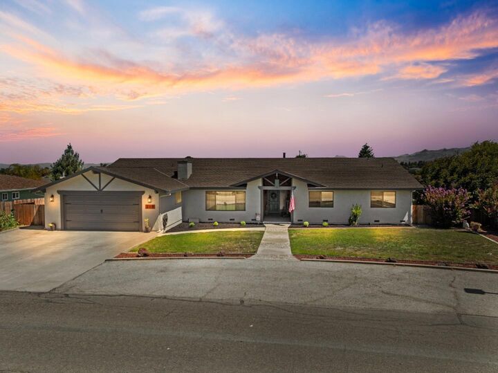 215 Rays Circle  Hollister CA 95023 photo