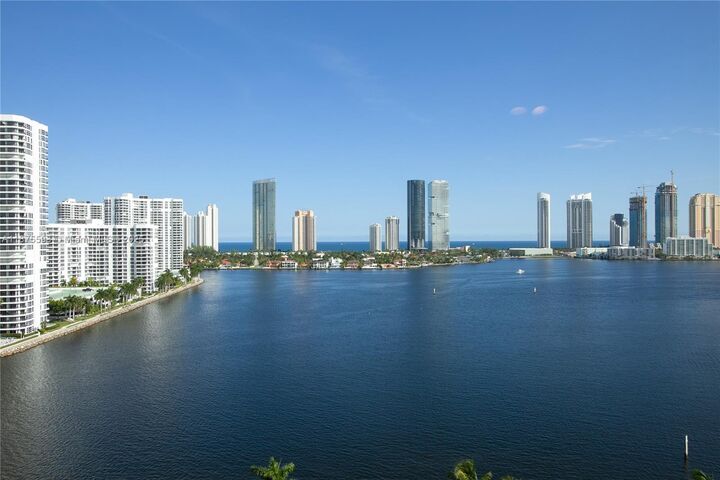 Property Photo:  3370 Hidden Bay Dr 1808  FL 33180 