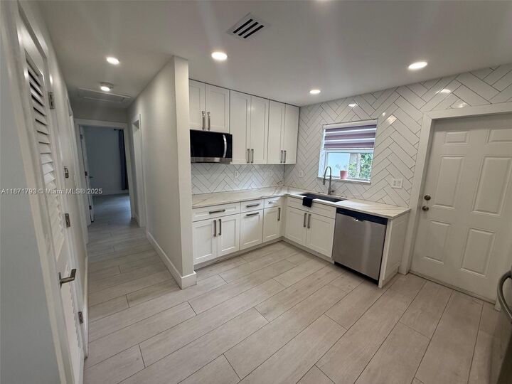 Property Photo:  1901 Montague St  FL 33461 