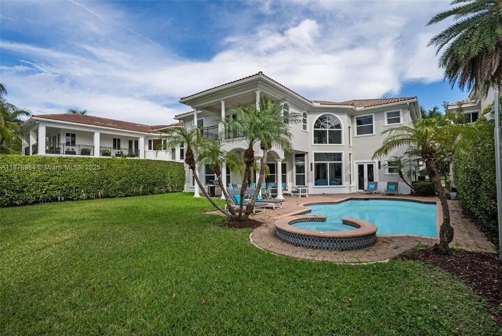 Property Photo:  1260 Hatteras Ln  FL 33019 